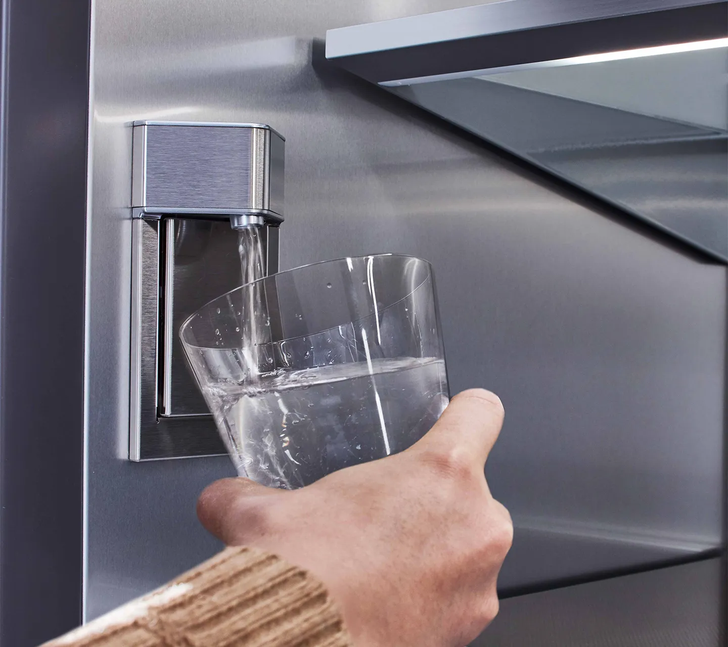 Integrated fridge with internal water dispenser sales